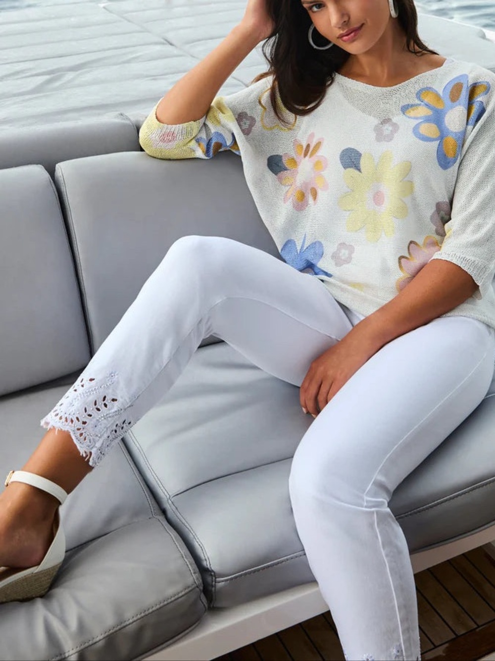 Frank Lyman Onike Off-White Embellished Embroidered and Cut Out Hem Pant, sz M